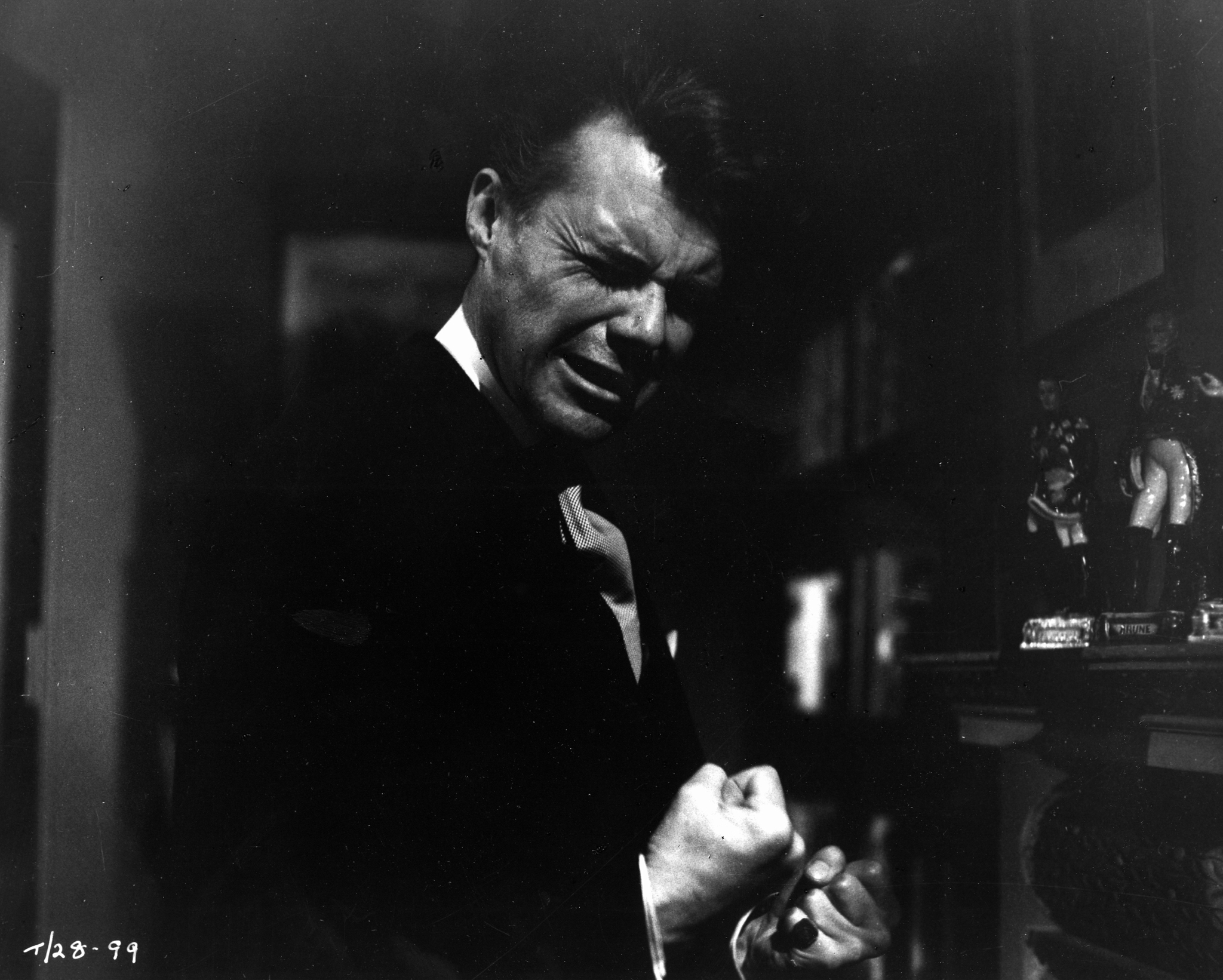 Victim (1961) Screenshot 5