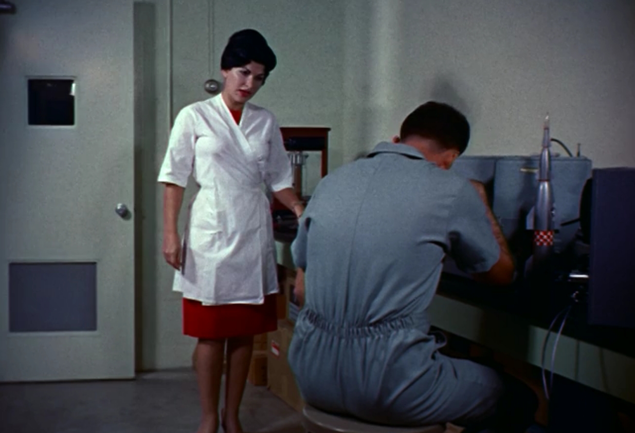 Nude on the Moon (1961) Screenshot 5 