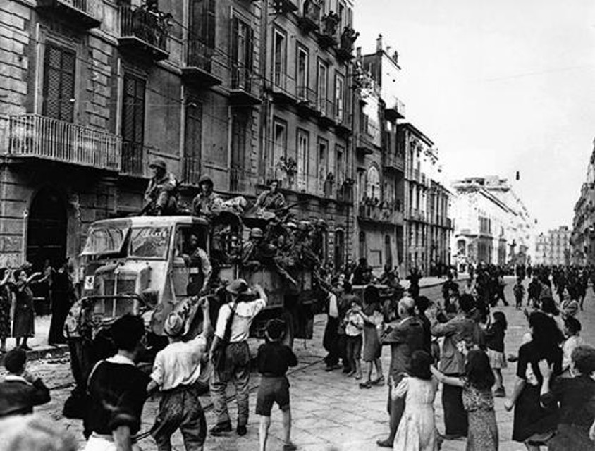 The Four Days of Naples (1962) Screenshot 2 
