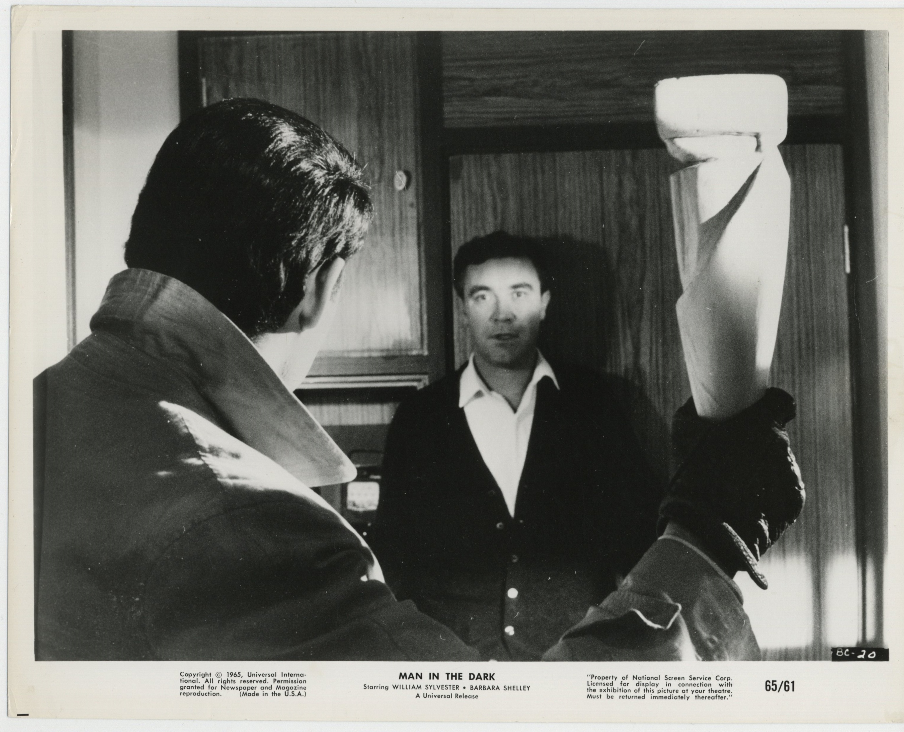 Man in the Dark (1964) Screenshot 1