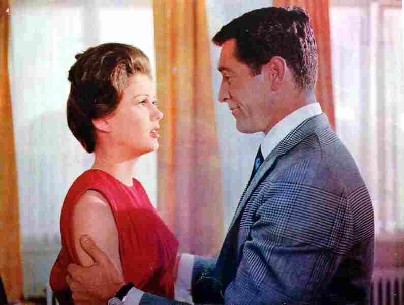 Come Fly with Me (1963) Screenshot 5