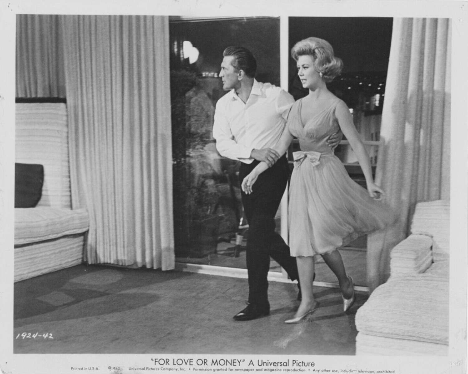 For Love or Money (1963) Screenshot 1 
