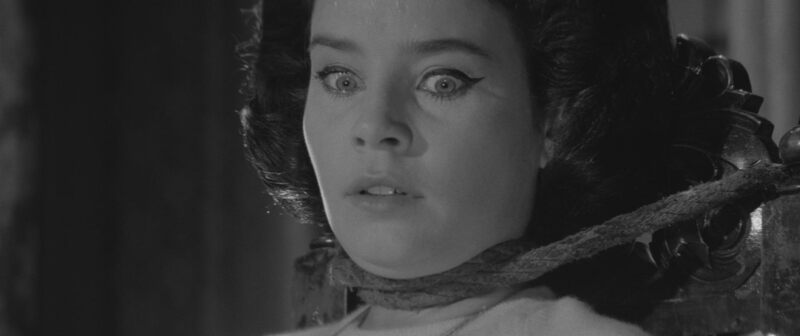 The Indian Scarf (1963) Screenshot 4