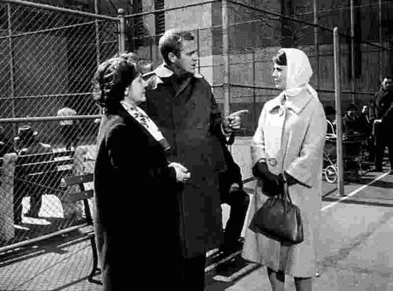Love with the Proper Stranger (1963) Screenshot 1