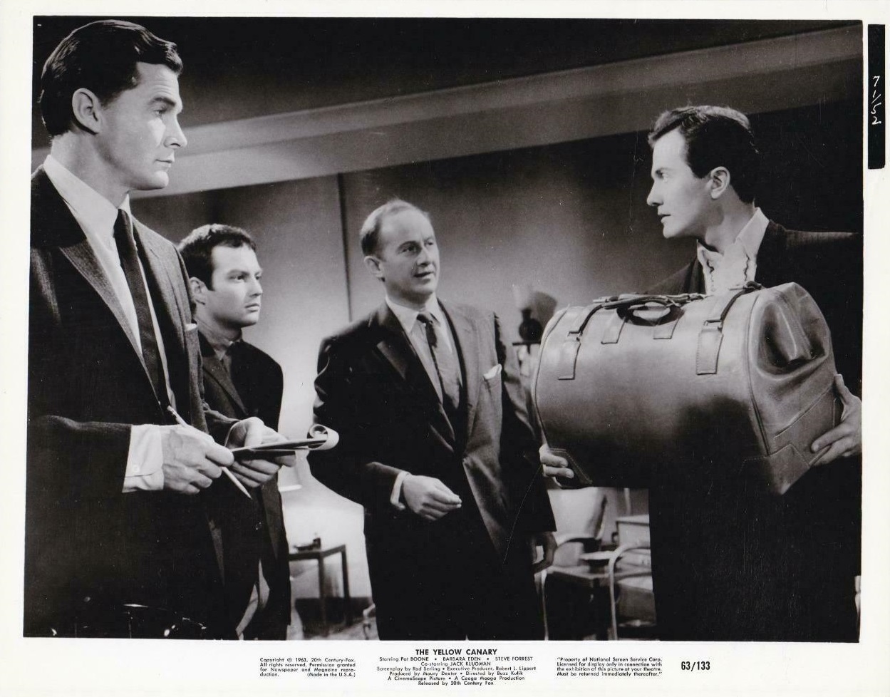 The Yellow Canary (1963) Screenshot 1