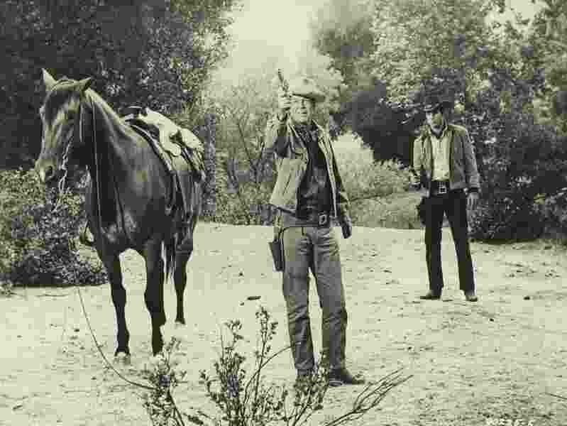 He Rides Tall (1964) Screenshot 2