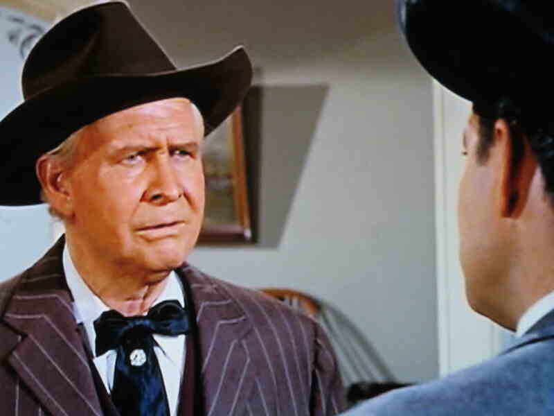 Law of the Lawless (1964) Screenshot 4
