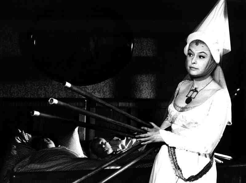Bílá paní (1965) Screenshot 1