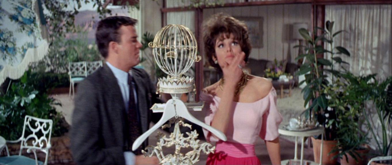 Looking for Love (1964) Screenshot 2