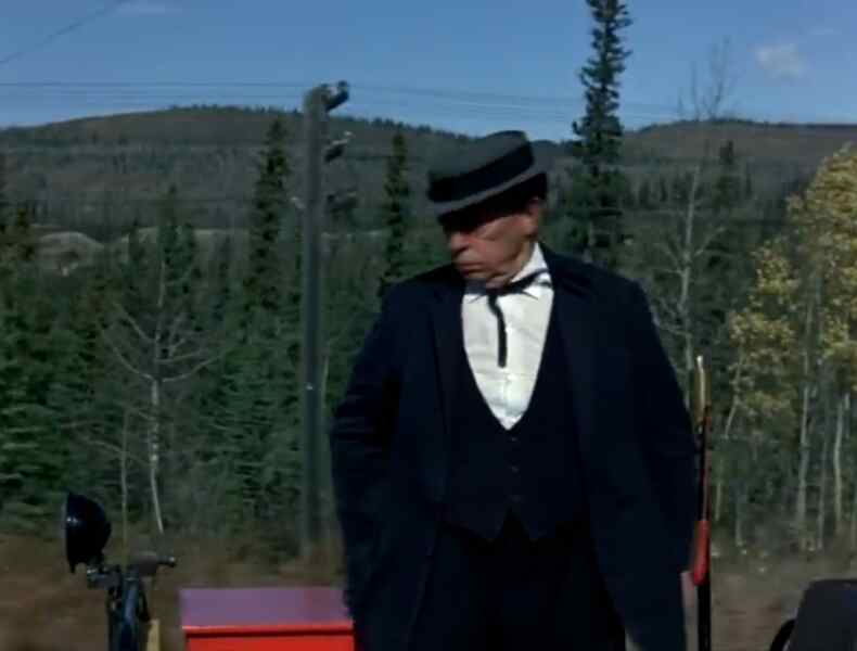 The Railrodder (1965) Screenshot 2