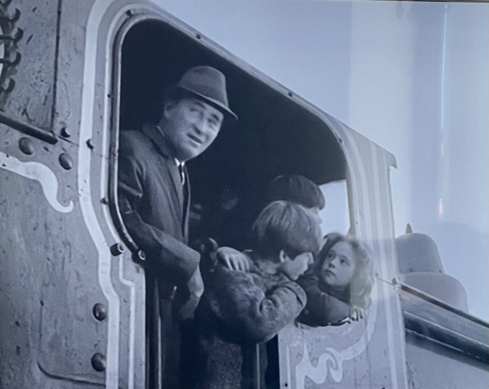Runaway Railway (1966) Screenshot 5