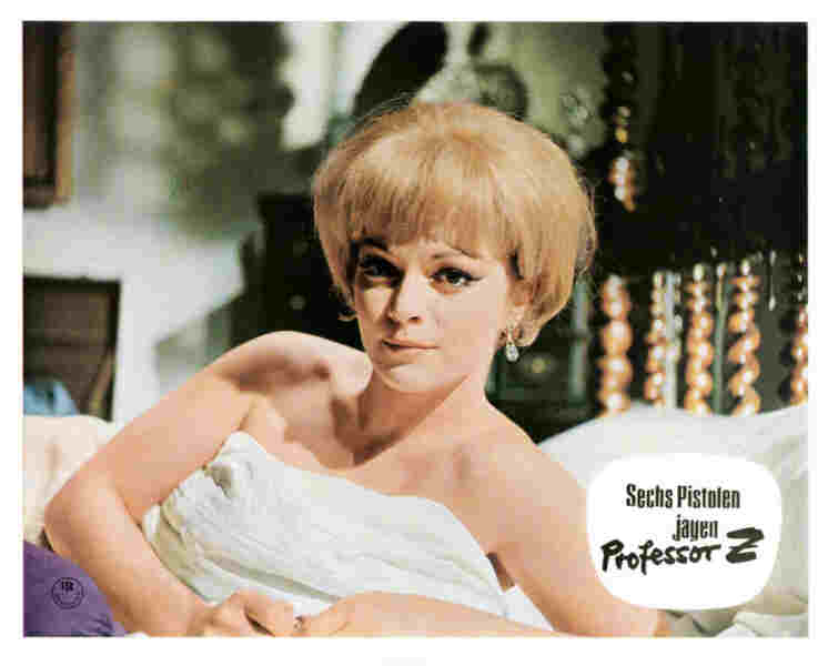 High Season for Spies (1966) Screenshot 4