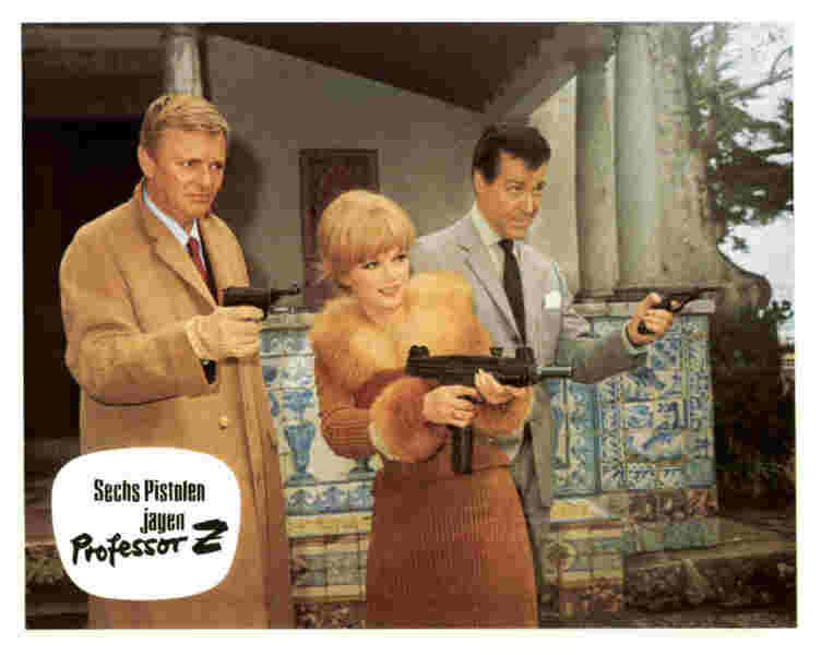 High Season for Spies (1966) Screenshot 5