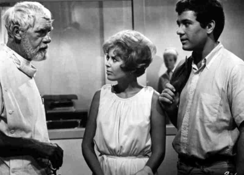 The Bubble (1966) Screenshot 2