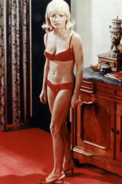 The Champagne Murders (1967) Screenshot 2