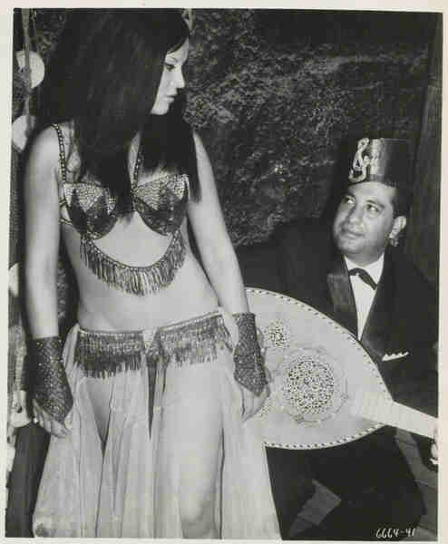 Trunk to Cairo (1965) Screenshot 1