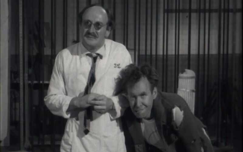 The Wild World of Batwoman (1966) Screenshot 3