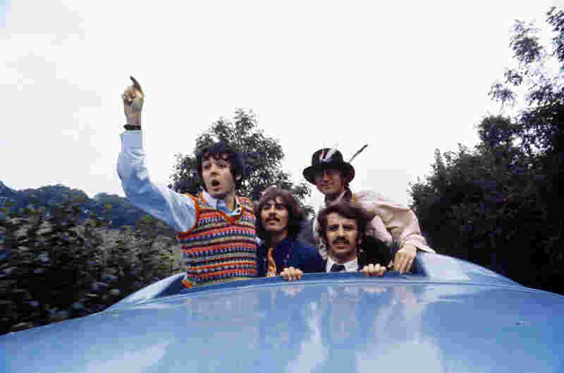 Magical Mystery Tour (1967) Screenshot 1