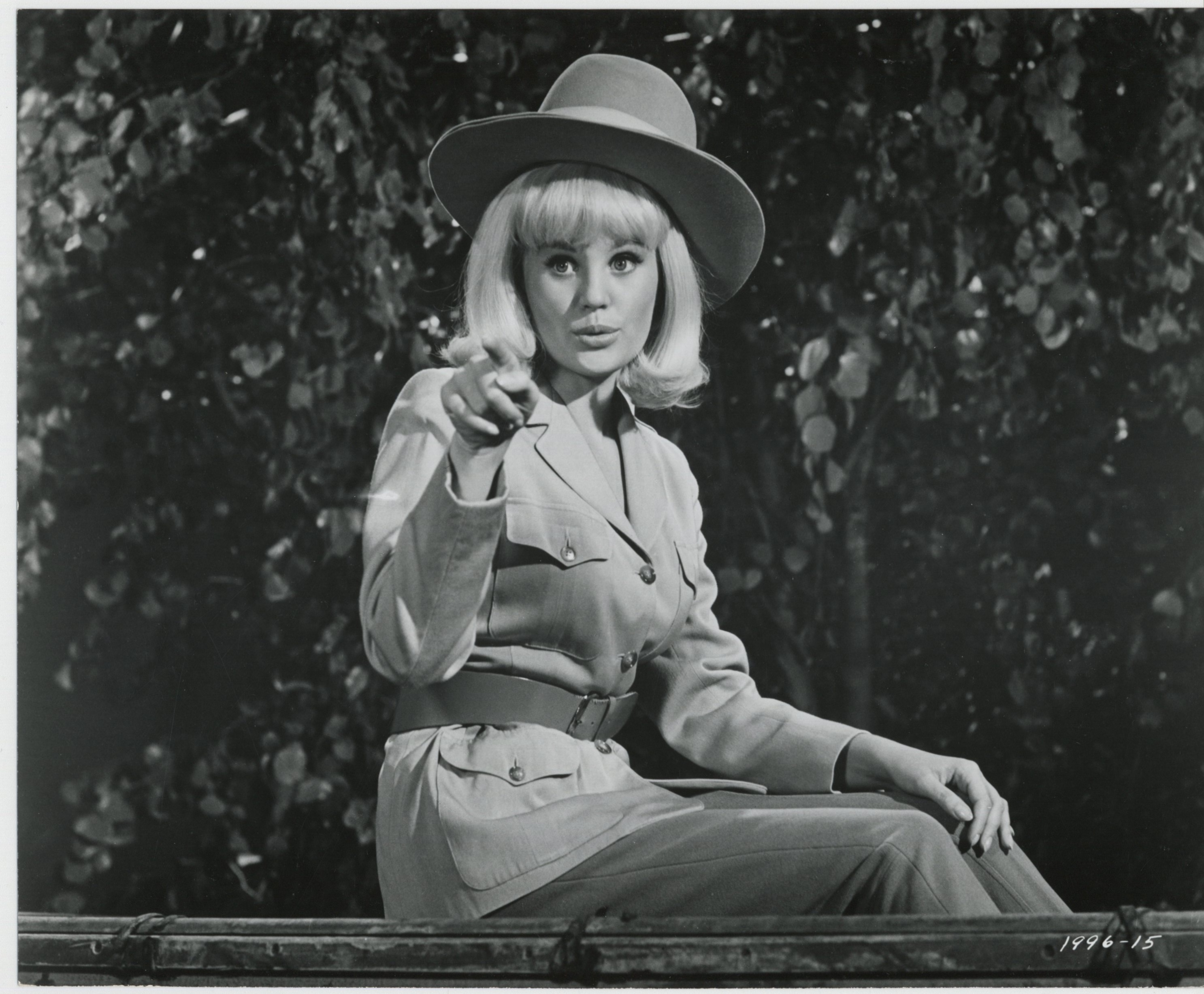 The Perils of Pauline (1967) Screenshot 2