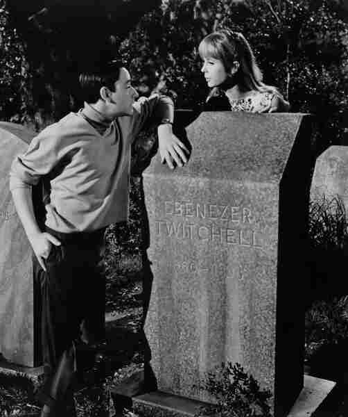 The Spirit Is Willing (1967) Screenshot 2