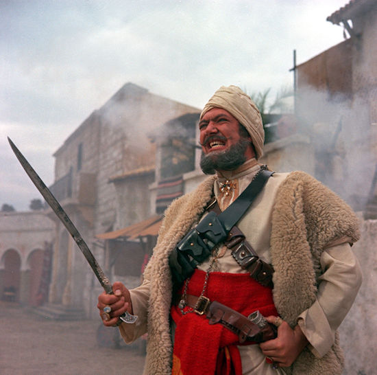 Carry on Up the Khyber (1968) Screenshot 5