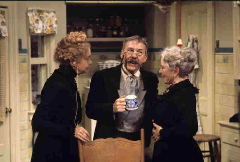 Arsenic and Old Lace (1969) Screenshot 4