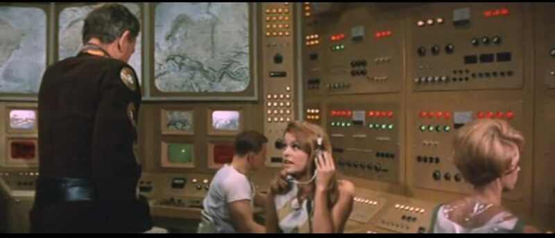 Latitude Zero (1969) Screenshot 4