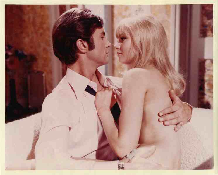 Love Is a Splendid Illusion (1970) Screenshot 1