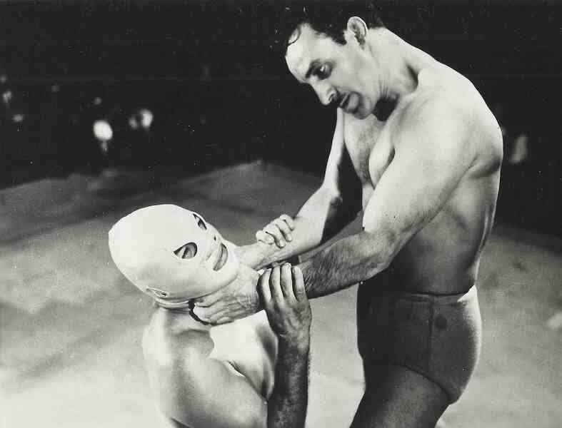 Santo and Blue Demon vs. the Monsters (1970) Screenshot 2