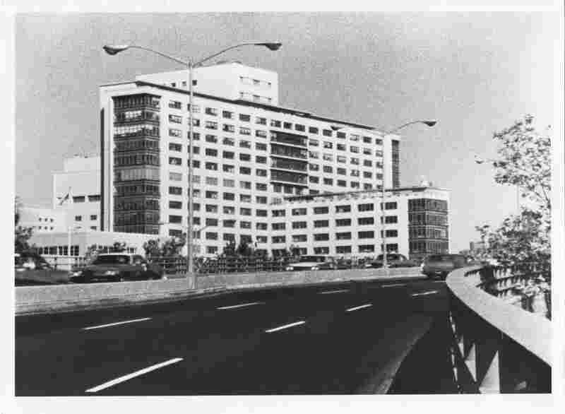 Hospital (1970) Screenshot 1