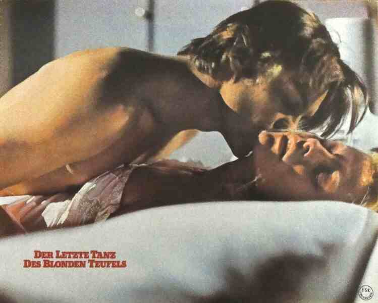Love Me Strangely (1971) Screenshot 5