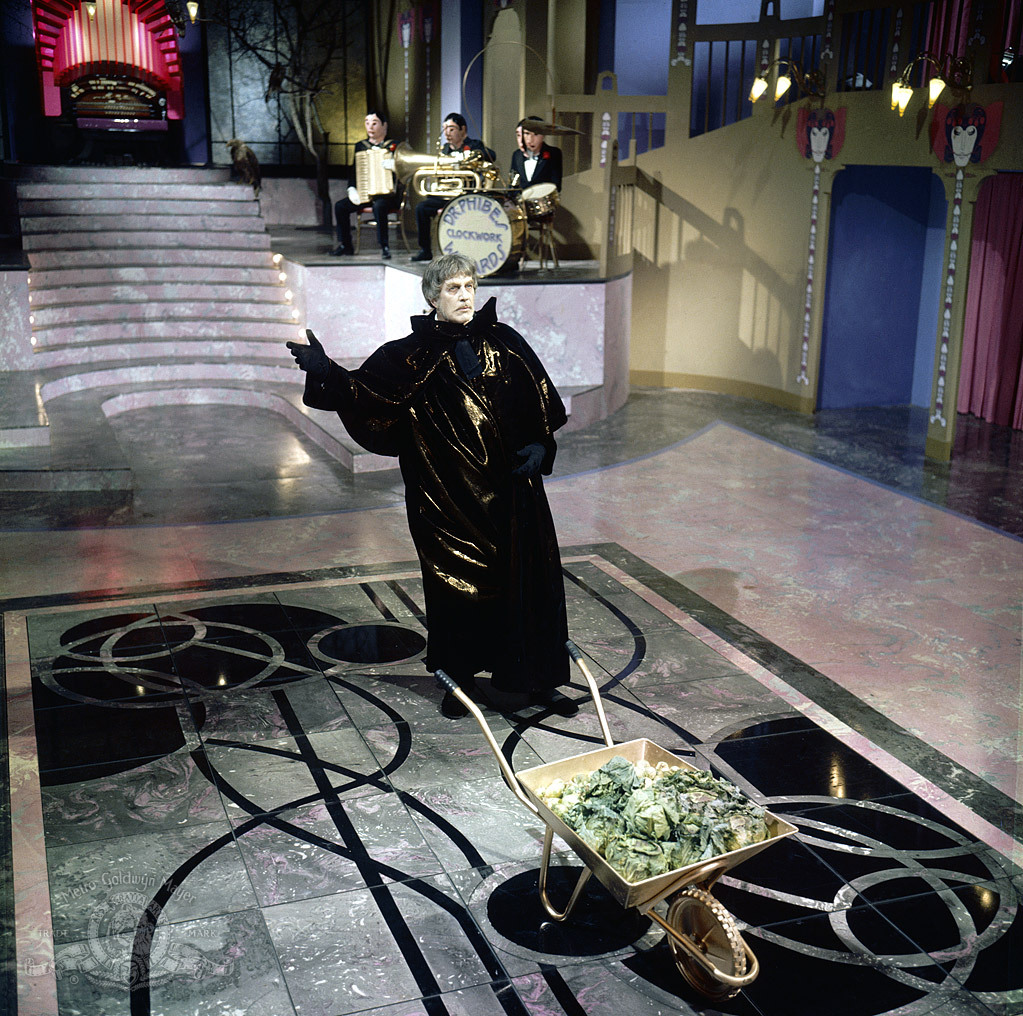 The Abominable Dr. Phibes (1971) Screenshot 2 