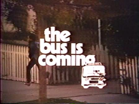 The Bus Is Coming (1971) Screenshot 2