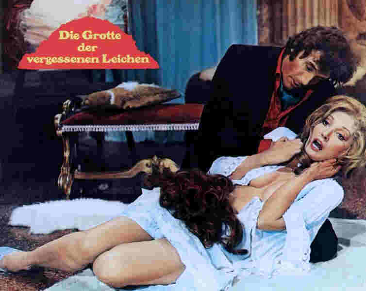The Night Evelyn Came Out of the Grave (1971) Screenshot 5