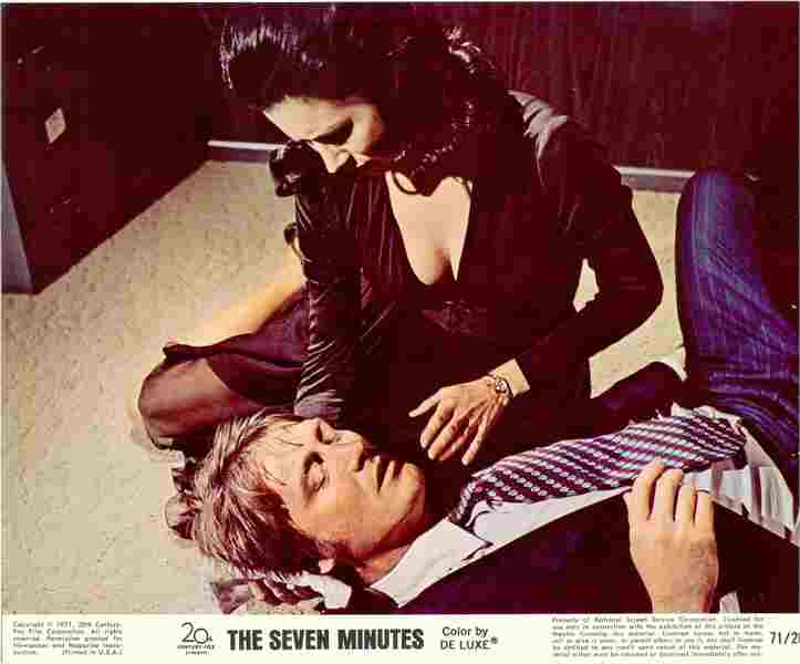 The Seven Minutes (1971) Screenshot 2