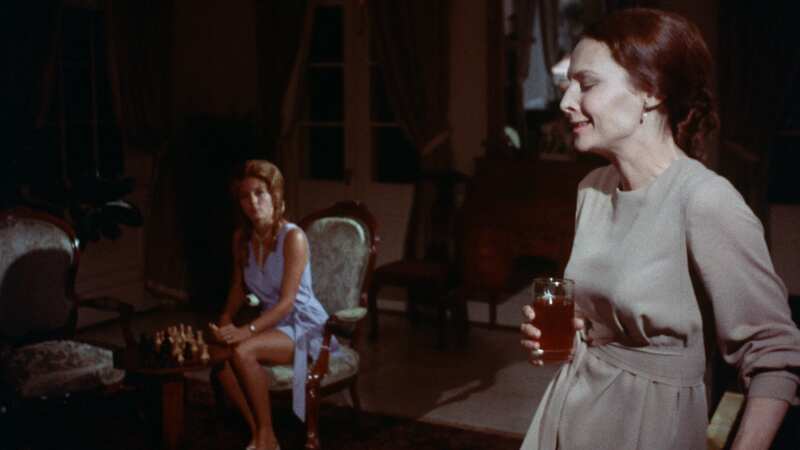 Dear Dead Delilah (1972) Screenshot 4