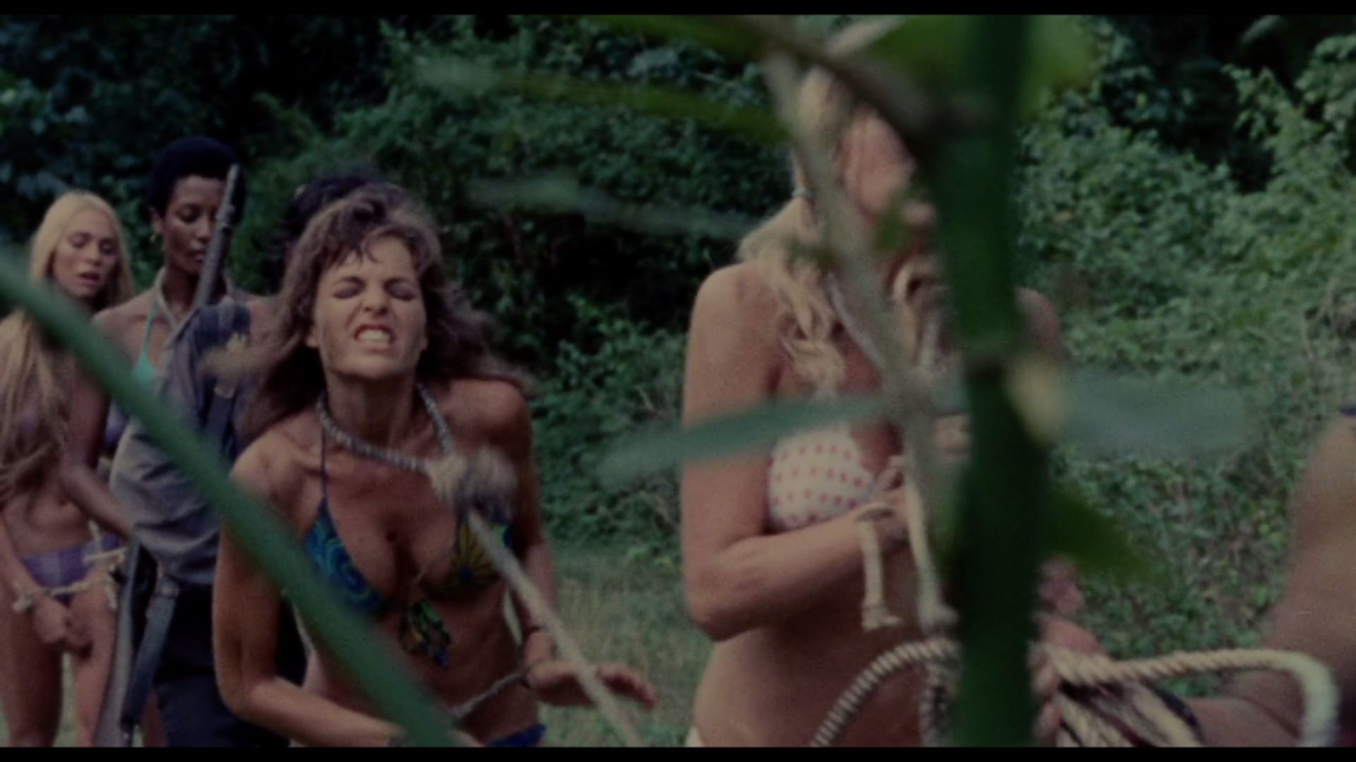The Hot Box (1972) Screenshot 5