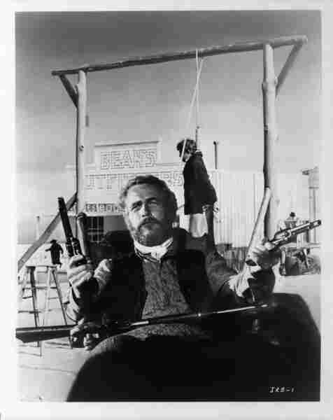 The Life and Times of Judge Roy Bean (1972) Screenshot 1