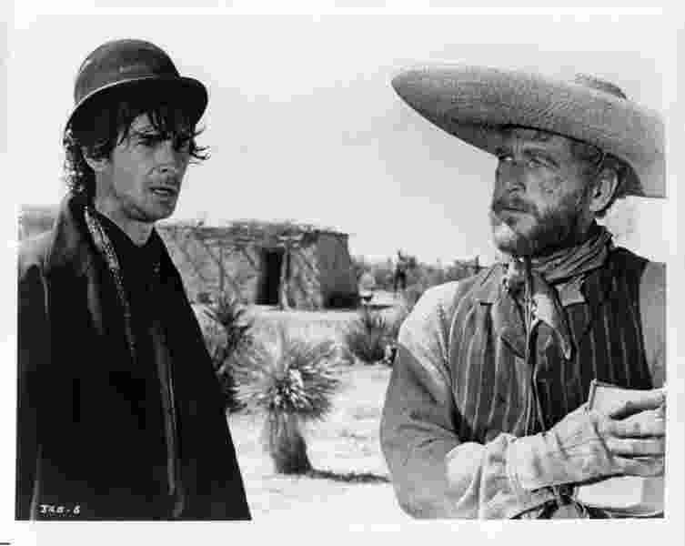 The Life and Times of Judge Roy Bean (1972) Screenshot 2