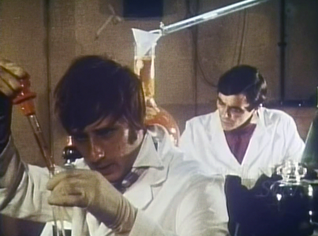 The Man with Two Heads (1972) Screenshot 2