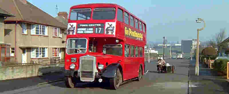 Mutiny on the Buses (1972) Screenshot 4