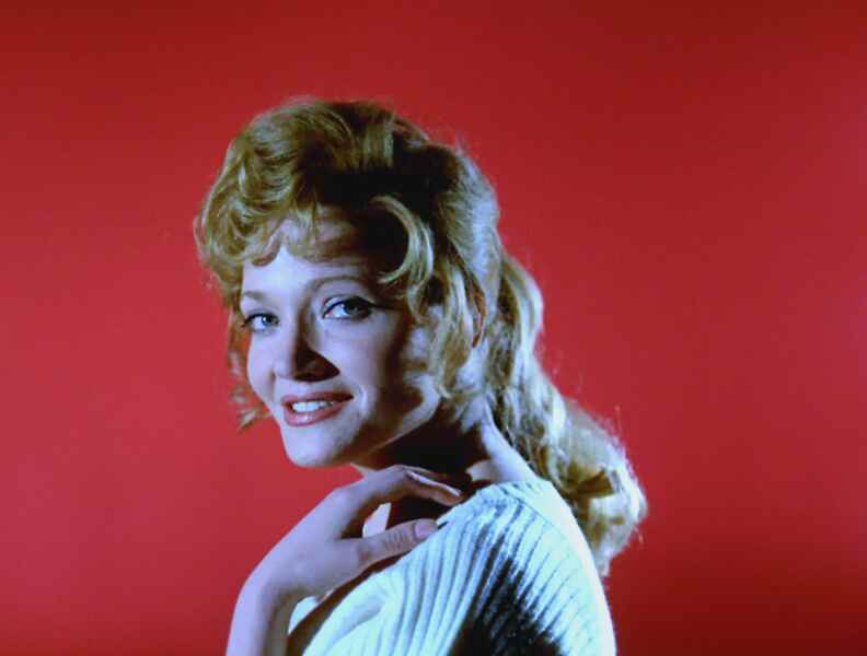 Blue Eyes of the Broken Doll (1974) Screenshot 5