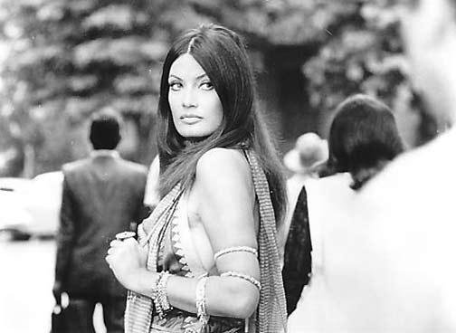 Bella, ricca, lieve difetto fisico, cerca anima gemella (1973) Screenshot 1