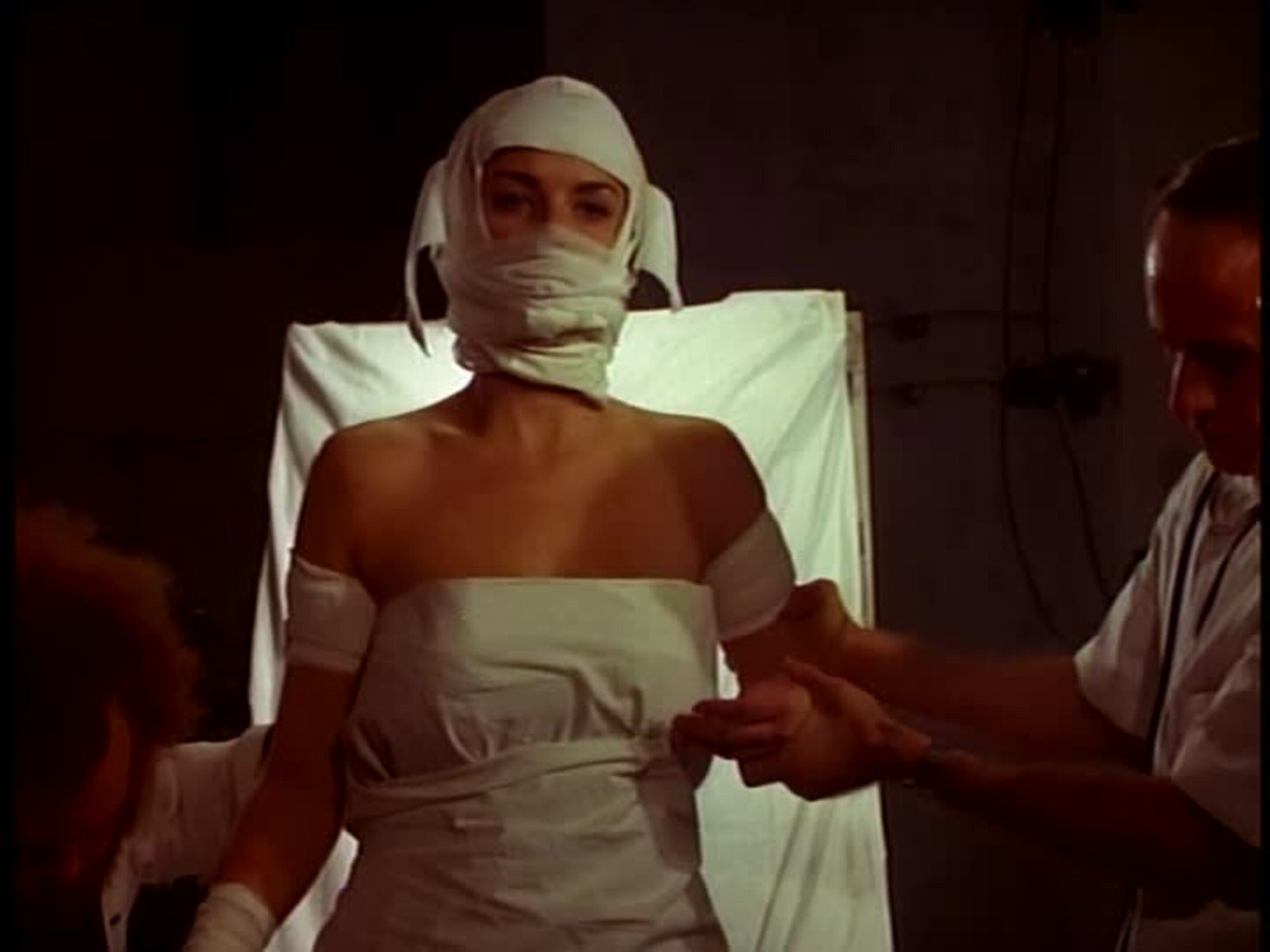 The Body Shop (1972) Screenshot 4