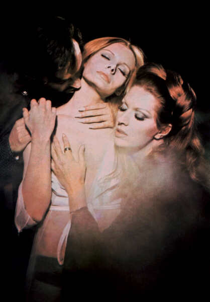 Horror Rises from the Tomb (1973) Screenshot 4