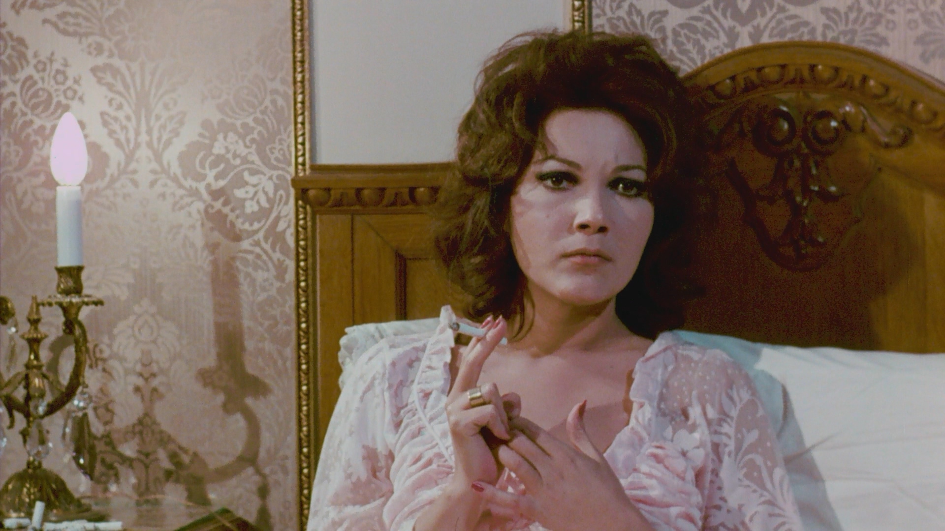 Devil's Kiss (1976) Screenshot 3