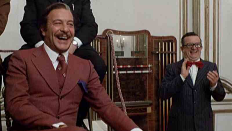 Fantozzi (1975) Screenshot 1