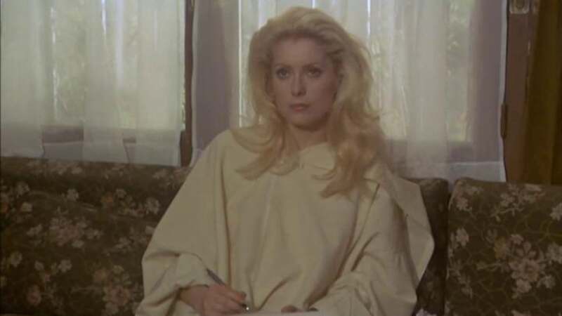 The Woman in Red Boots (1974) Screenshot 2