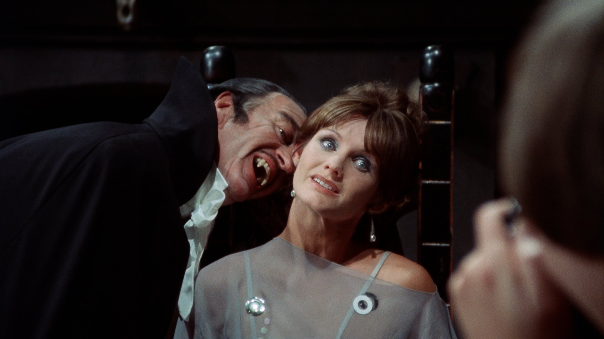 Old Dracula (1974) Screenshot 3 