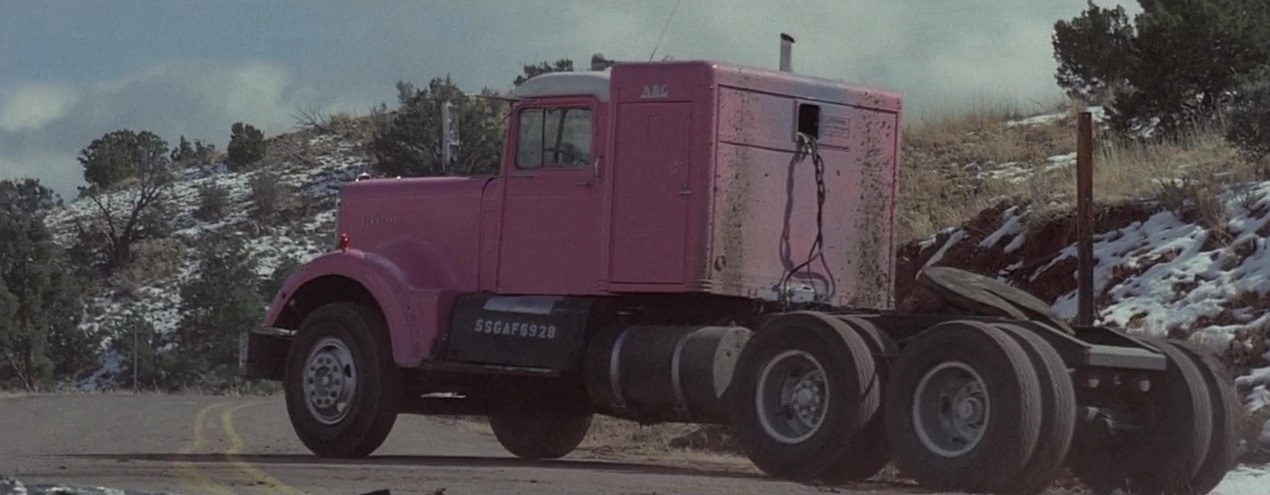 Truck Stop Women (1974) Screenshot 2 